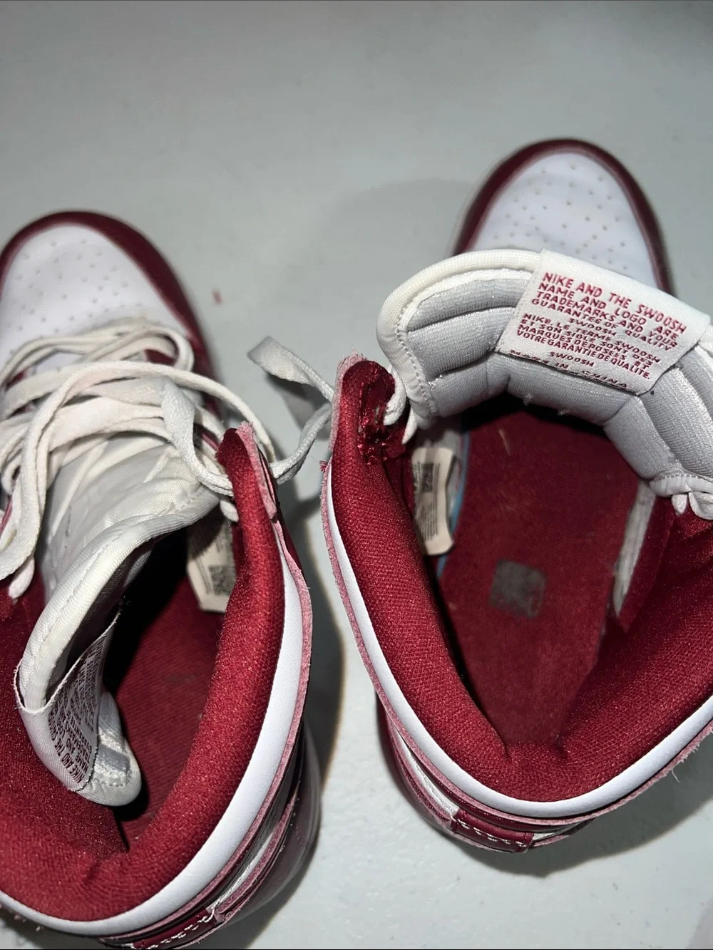 Air Jordan 1 Retro High OG 'Artisanal Red' sneakers